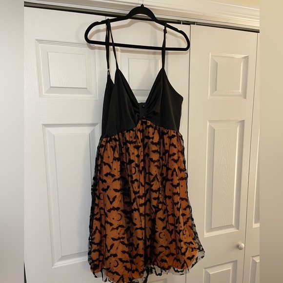 Source Unknown Dresses & Skirts - Halloween dress adjustable straps, black & orange with bats and moons.